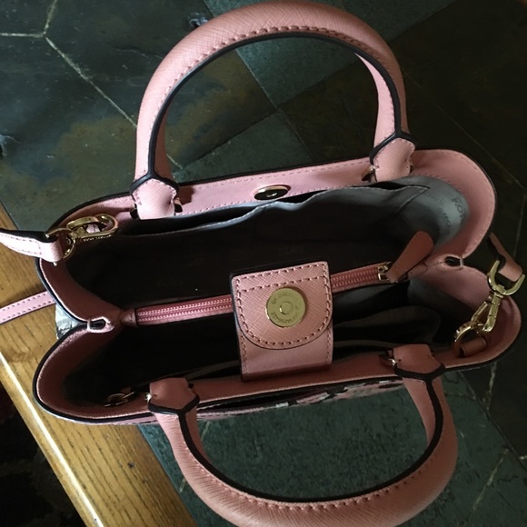 Michael Kors Haylee & matching wallet wristlet - Picture 7 of 8